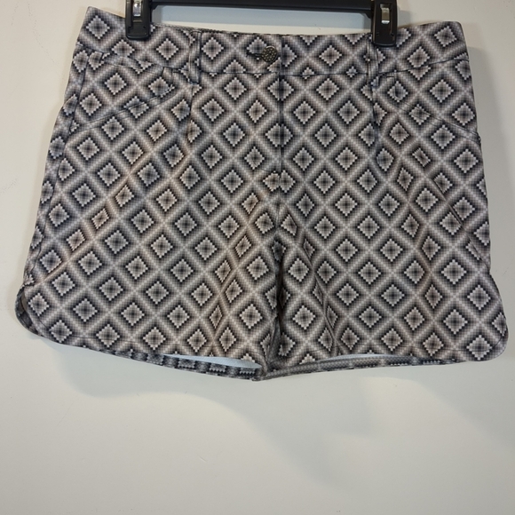 Puma Geometric Pattern Black/Gray Shorts, Size 8 - Picture 1 of 9